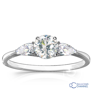 Pear shape trilogy diamond engagement ring in 18k white gold (0.86ct tw)
