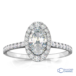 Oval Cut Graduated Halo Diamond Engagement Ring (0.89ct tw)